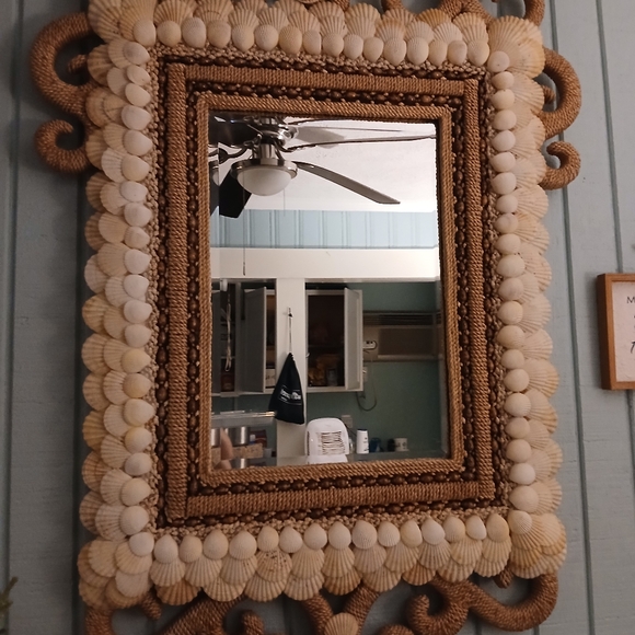 Coastal Shell & Rope Wall Mirror - White and Tan - Picture 3 of 4